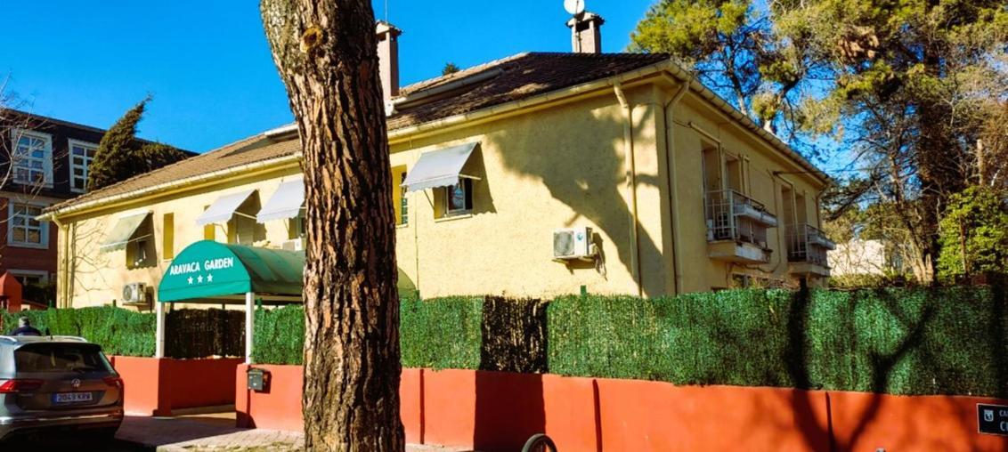 Hostal Aravaca Garden Madrid Exterior foto